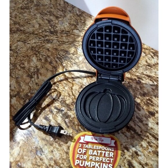 DASH Pumpkin‎ Mini Waffle Maker Orange Electric Griddle Individual DMWP001OR - Picture 4 of 16